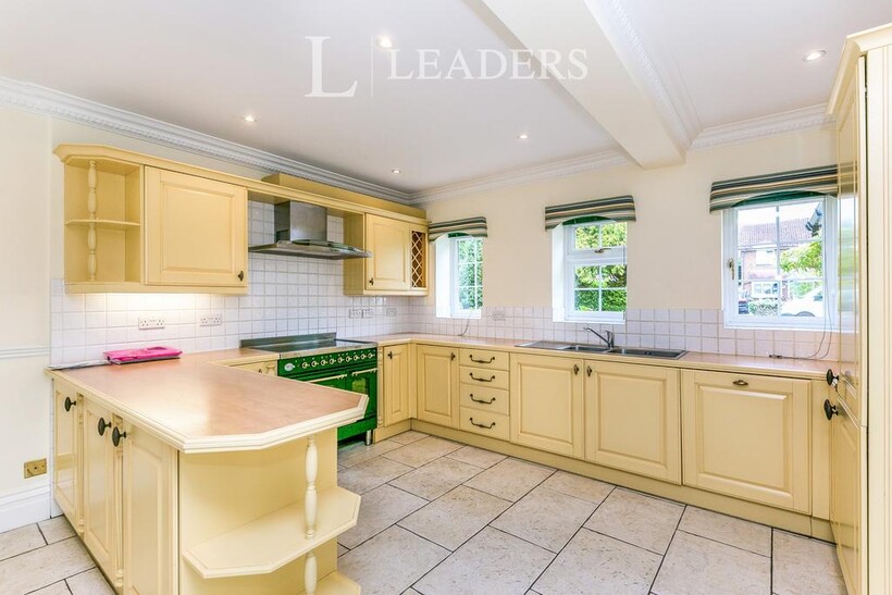 Quartermile Road, Godalming 5 bed detached house to rent - £3,995 pcm (£922 pw)