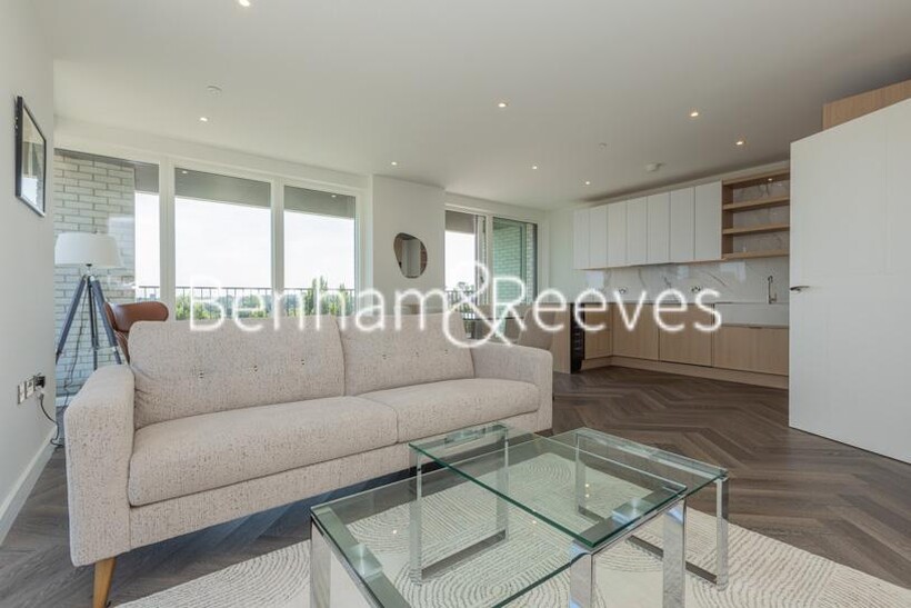 Hendon, Hendon NW9 3 bed apartment to rent - £3,141 pcm (£725 pw)