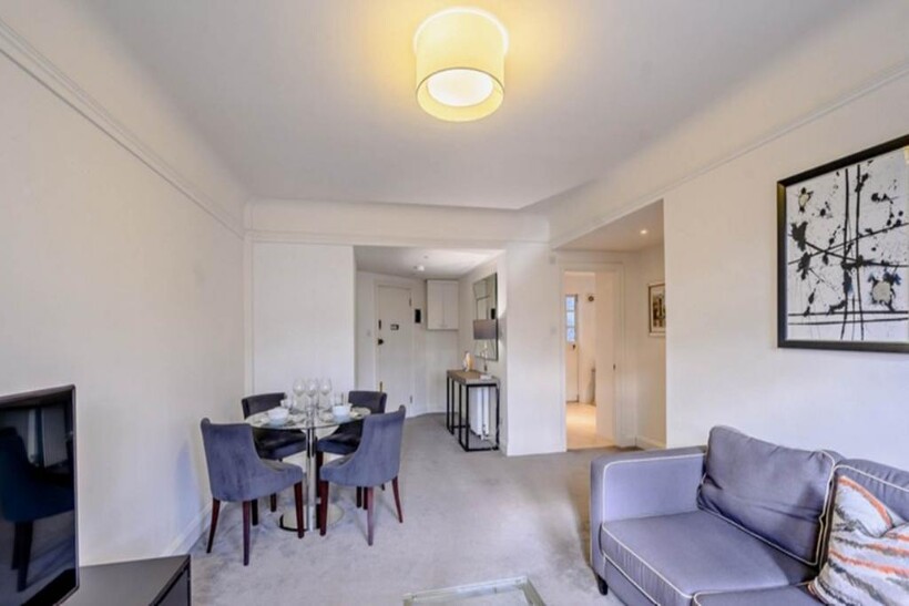 Fulham Road, London SW3 2 bed flat to rent - £4,810 pcm (£1,110 pw)