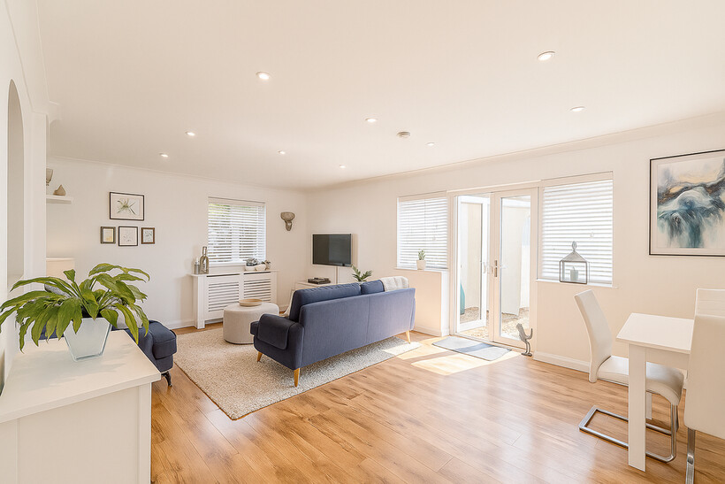Holyport, Maidenhead SL6 6 bed semi-detached house to rent - £6,250 pcm (£1,442 pw)