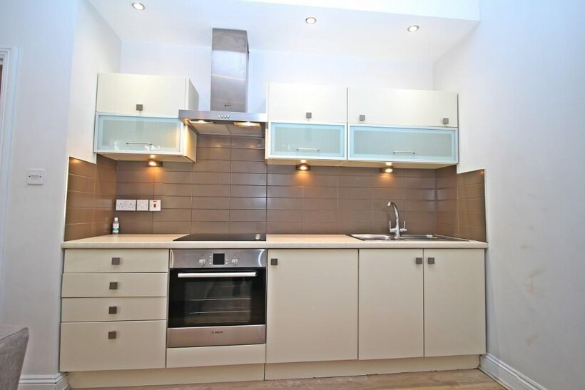Finchley Road, London NW3 1 bed flat to rent - £1,842 pcm (£425 pw)