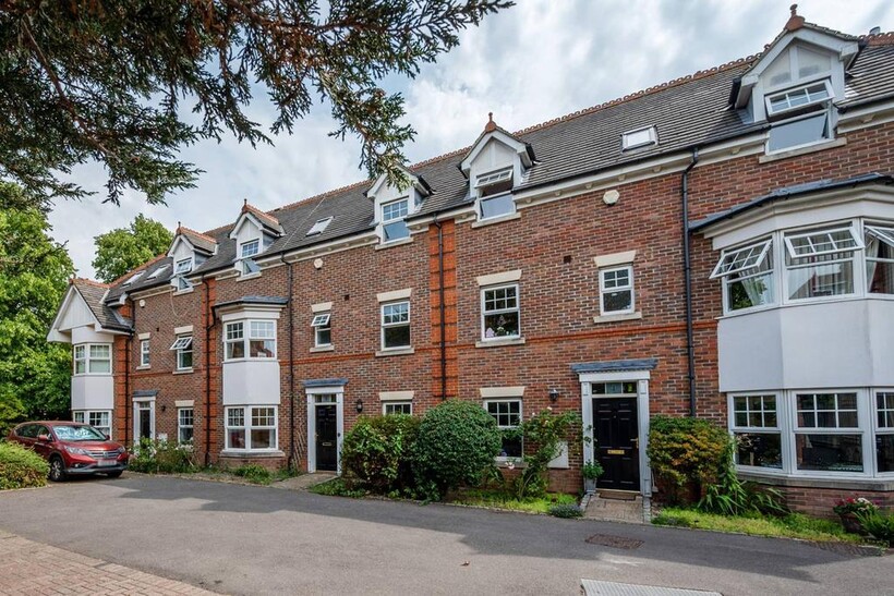 Worple Road, Wimbledon, London, SW19 4 bed terraced house to rent - £3,995 pcm (£922 pw)