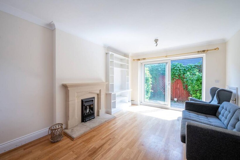 Worple Road, Wimbledon, London, SW19 4 bed terraced house to rent - £3,995 pcm (£922 pw)