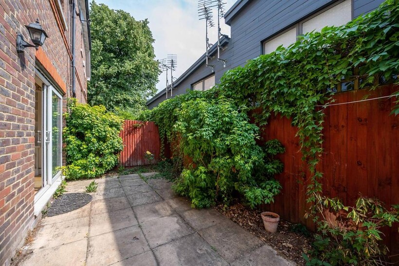 Worple Road, Wimbledon, London, SW19 4 bed terraced house to rent - £3,995 pcm (£922 pw)