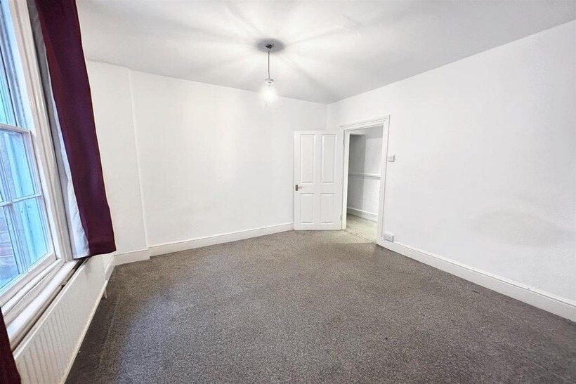 High Street Sandy Beds 3 bed apartment to rent - £940 pcm (£217 pw)