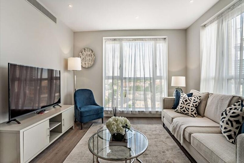 Westferry Circus, London E14 2 bed flat to rent - £3,943 pcm (£910 pw)