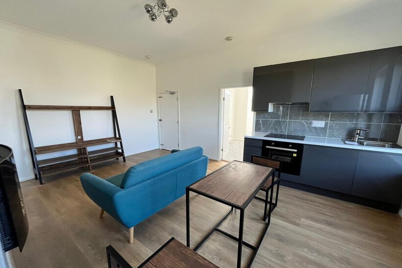 Finchley Road, Westcliff-on-Sea SS0 1 bed flat to rent - £1,062 pcm (£245 pw)