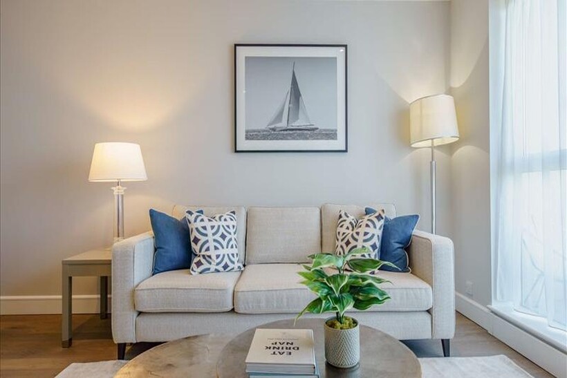 Westferry Circus, London E14 2 bed flat to rent - £3,965 pcm (£915 pw)