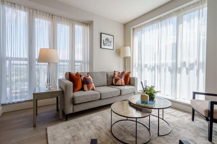 Westferry Circus, London E14 2 bed flat to rent - £4,073 pcm (£940 pw)