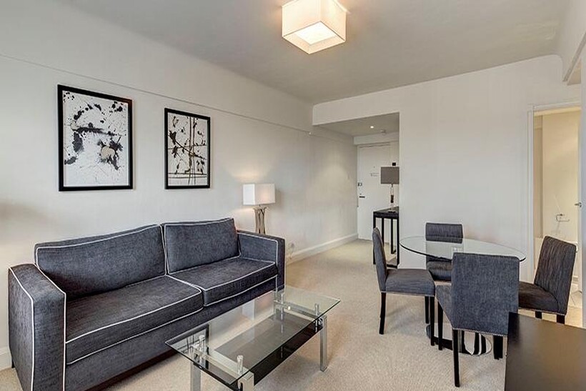 Fulham Road, London SW3 2 bed flat to rent - £4,095 pcm (£945 pw)