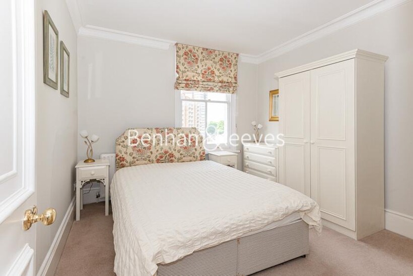 Stanhope Gardens, Kensington SW7 2 bed apartment to rent - £4,008 pcm (£925 pw)