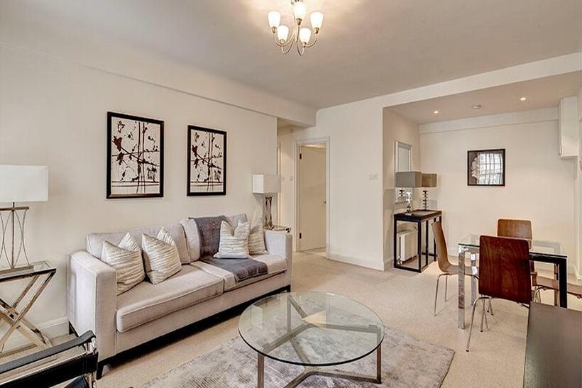 Fulham Road, London SW3 2 bed flat to rent - £4,593 pcm (£1,060 pw)