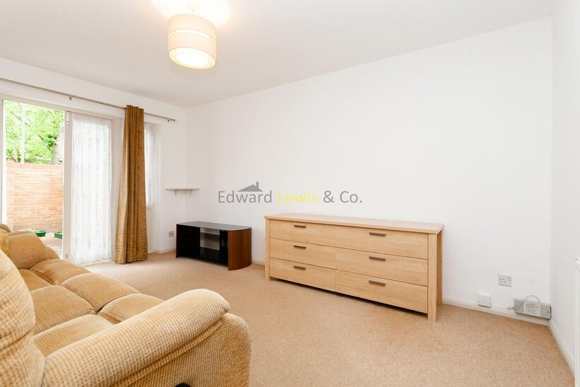 Clarissa Street, London E8 1 bed flat to rent - £1,842 pcm (£425 pw)