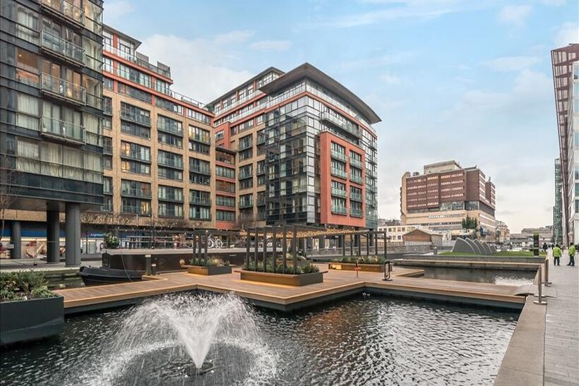 Merchant Square East, London W2 4 bed flat to rent - £11,483 pcm (£2,650 pw)