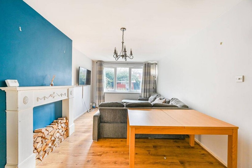 Atwater Close, Brixton, London, SW2 3 bed maisonette to rent - £3,300 pcm (£762 pw)