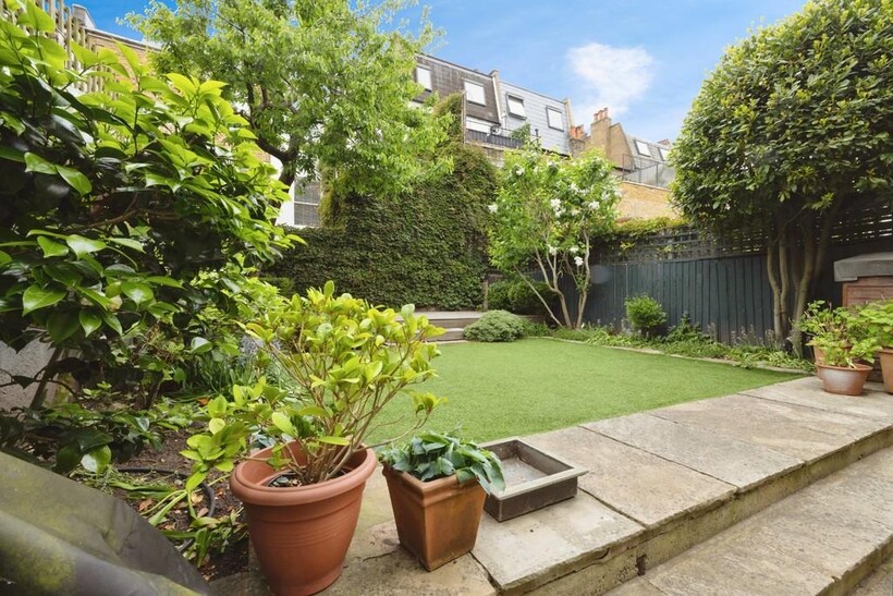 Walham Grove, Fulham 5 bed terraced house to rent - £8,250 pcm (£1,904 pw)