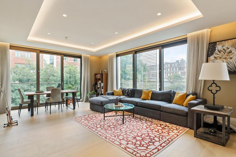 6 Campden Hill, London, W8 3 bed flat to rent - £26,000 pcm (£6,000 pw)