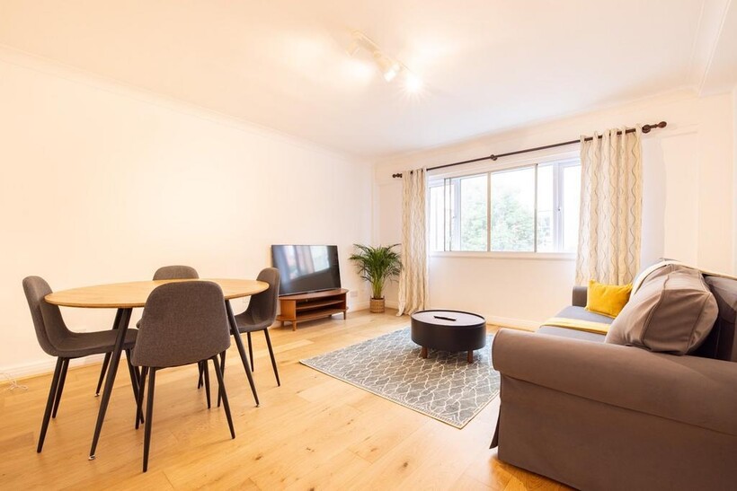 Chenies House, Moscow Road, London W2 2 bed flat to rent - £3,550 pcm (£819 pw)