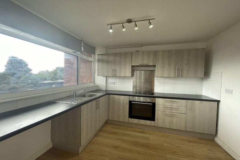 Maltings Square, Yaxley Peterborough 3 bed maisonette to rent - £960 pcm (£222 pw)
