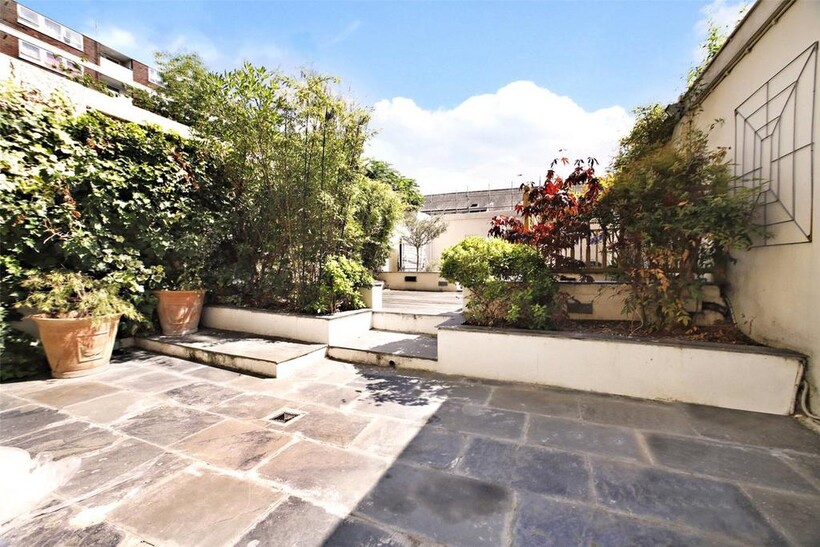 Goldhawk Road, London, W12 4 bed detached house to rent - £6,933 pcm (£1,600 pw)