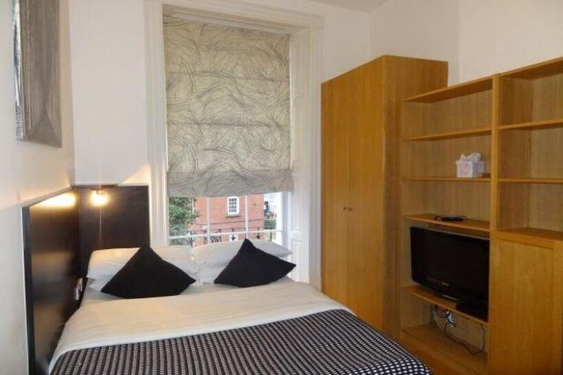 30-31 Cartwright Gardens, London... 1 bed semi-detached house to rent - £2,160 pcm (£498 pw)
