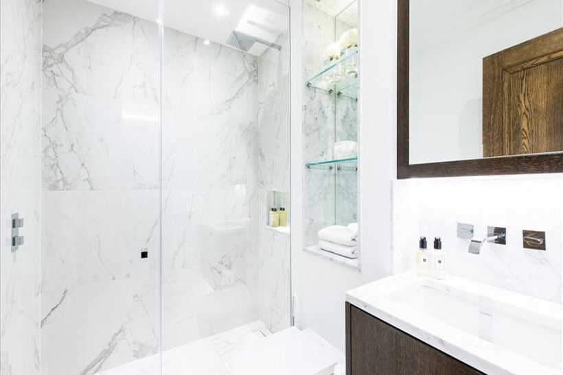 Prince of Wales Terrace, London W8 2 bed property to rent - £11,700 pcm (£2,700 pw)