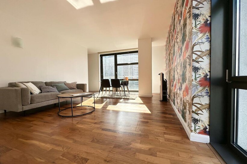 Discovery Dock Apartments, London E14 2 bed apartment to rent - £3,249 pcm (£750 pw)