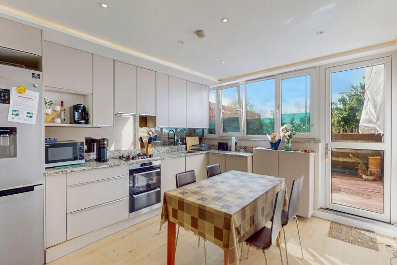 NW6 3 bed flat to rent - £3,098 pcm (£715 pw)