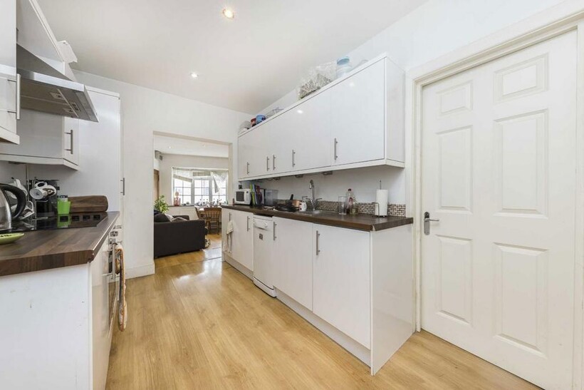 Bollo Lane, London W4 2 bed flat to rent - £2,396 pcm (£553 pw)