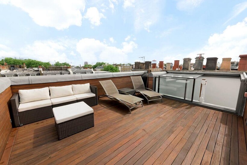 Eaton Place, London, SW1X 4 bed flat to rent - £11,483 pcm (£2,650 pw)
