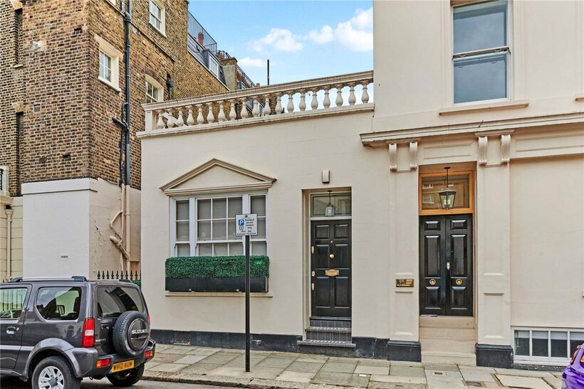 Chester Square, London, SW1W 1 bed house to rent - £3,575 pcm (£825 pw)