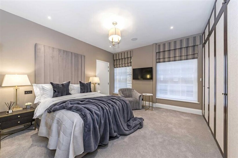 Strand, London WC2R 2 bed flat to rent - £15,999 pcm (£3,692 pw)