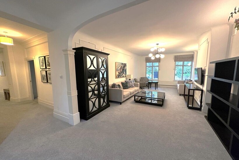 Park Road, St Johns Wood, NW8 5 bed flat to rent - £8,753 pcm (£2,020 pw)