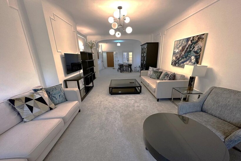 Park Road, St Johns Wood, NW8 5 bed flat to rent - £8,753 pcm (£2,020 pw)