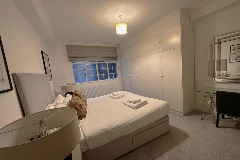 Park Road, St Johns Wood, NW8 5 bed flat to rent - £8,753 pcm (£2,020 pw)
