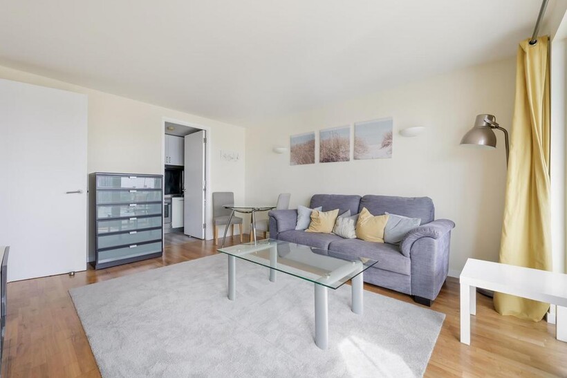 New Providence Wharf, Fairmont... 1 bed apartment to rent - £2,197 pcm (£507 pw)