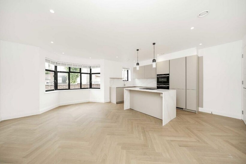 Beechcroft Avenue, London NW11 2 bed flat to rent - £3,575 pcm (£825 pw)