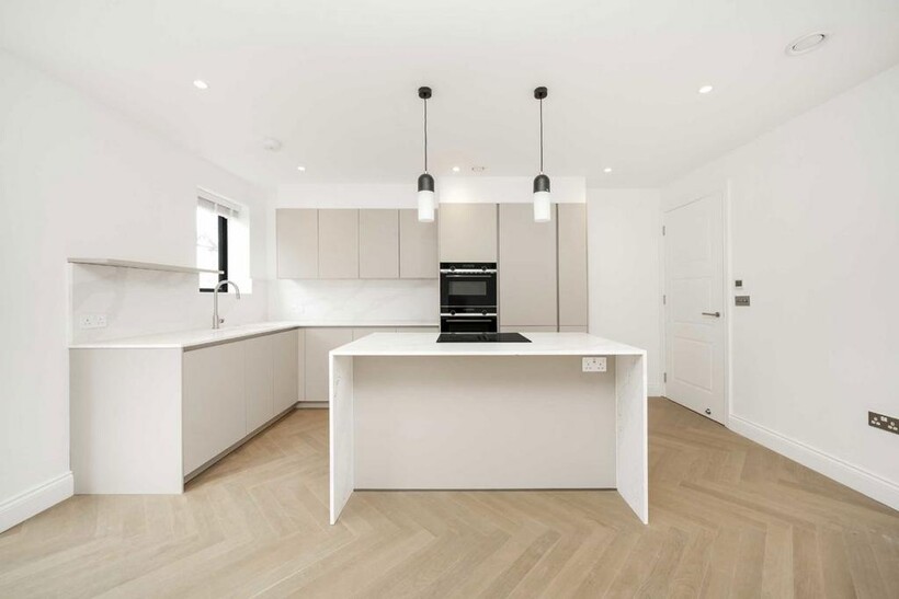 Beechcroft Avenue, London NW11 2 bed flat to rent - £3,575 pcm (£825 pw)