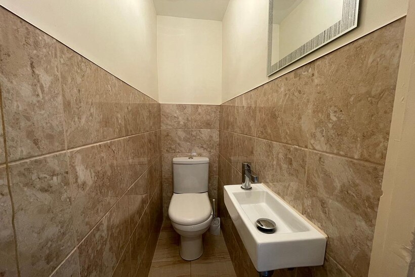 8 Calder Close, Corby, NN17 1 bed in a house share to rent - £525 pcm (£121 pw)