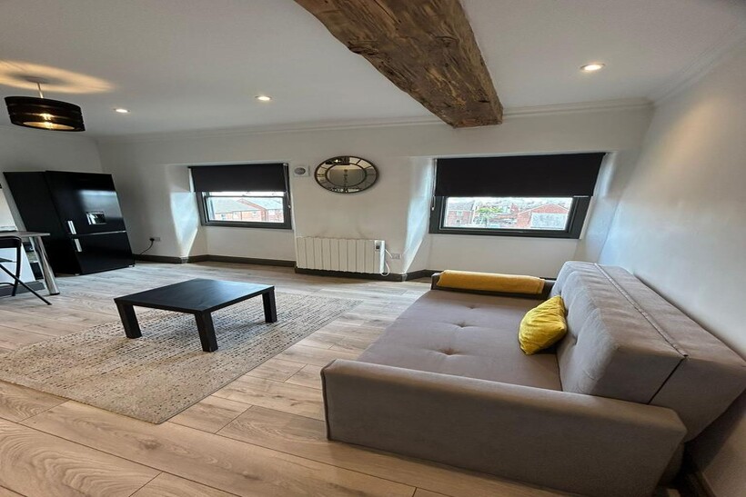 Flat 4, 114 High Street, Boston, PE21... 1 bed apartment to rent - £995 pcm (£230 pw)