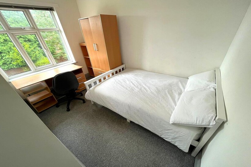 Ednaston Road, Dunkirk, Nottingham NG7 1 bed in a house share to rent - £455 pcm (£105 pw)