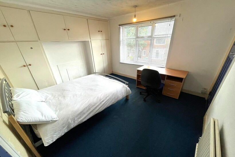 Ednaston Road, Dunkirk, Nottingham NG7 1 bed in a house share to rent - £542 pcm (£125 pw)