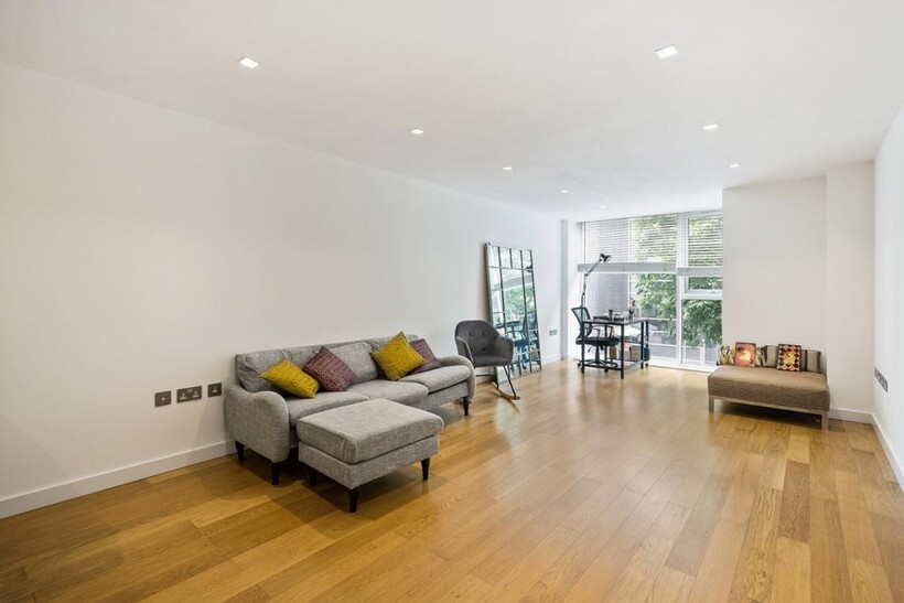 Spenlow Apartments, Wenlock Road... 3 bed apartment to rent - £4,400 pcm (£1,015 pw)