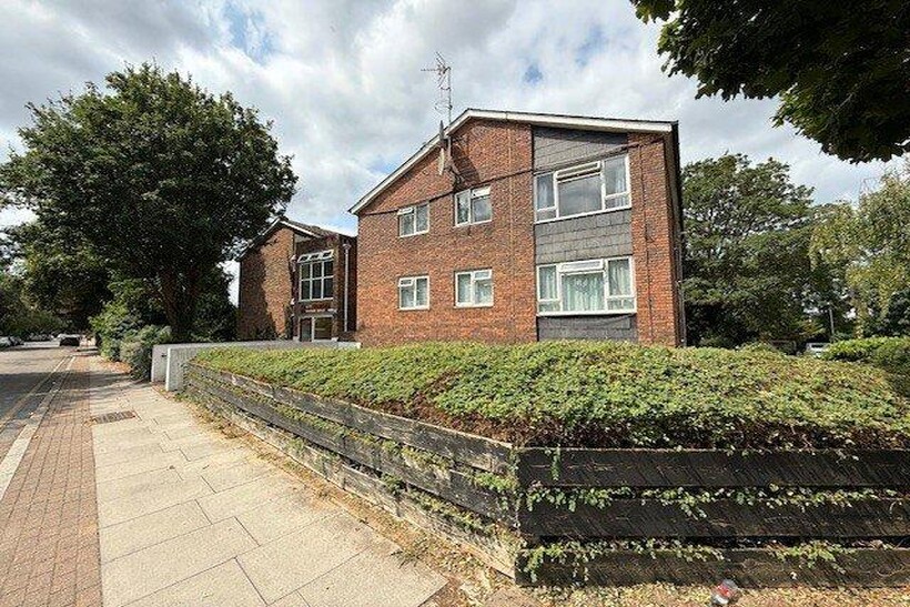 Woodside Avenue, Finchley 1 bed flat to rent - £1,545 pcm (£357 pw)