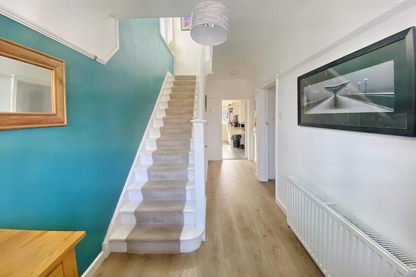 Priory View Road, Bournemouth, BH9 3 3 bed detached house to rent - £1,825 pcm (£421 pw)