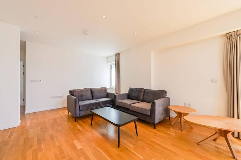 Istra House, Logan Close, Stratford... 2 bed flat to rent - £2,895 pcm (£668 pw)