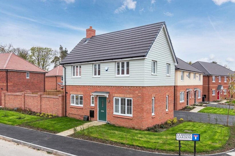 at Isleport Grove, Parsley Drive... 3 bed house to rent - £1,245 pcm (£287 pw)
