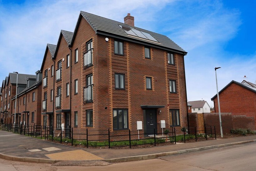 at Beaufort Park, 1 Dante Road BS10 3 bed house to rent - £1,775 pcm (£410 pw)