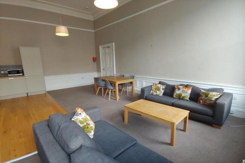 2 15936822272702.jpg