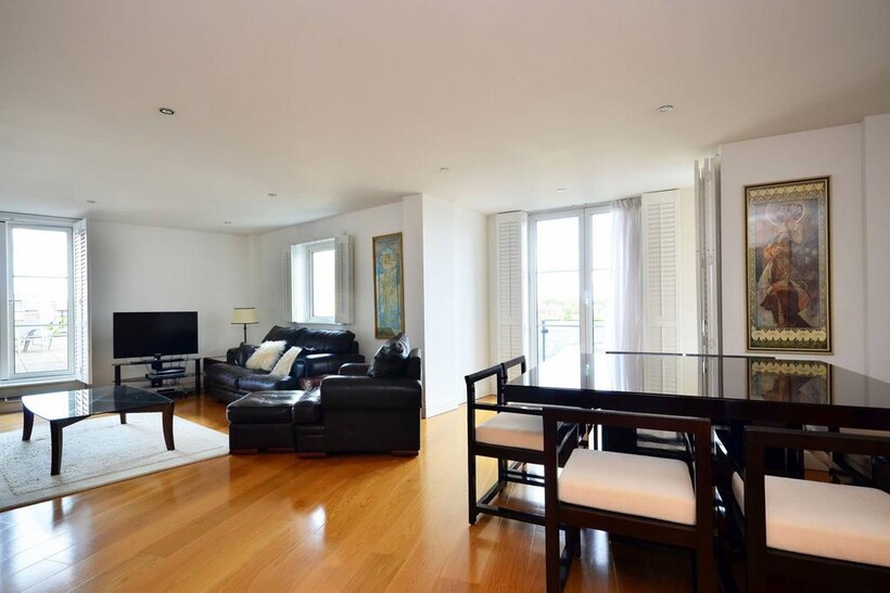Palgrave Gardens, Regent's Park... 4 bed flat to rent - £8,996 pcm (£2,076 pw)